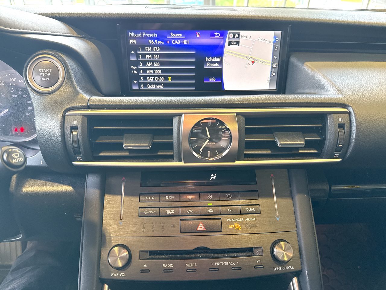 Lexus IS 300 AWD  2019 à Vancouver, Colombie-Britannique