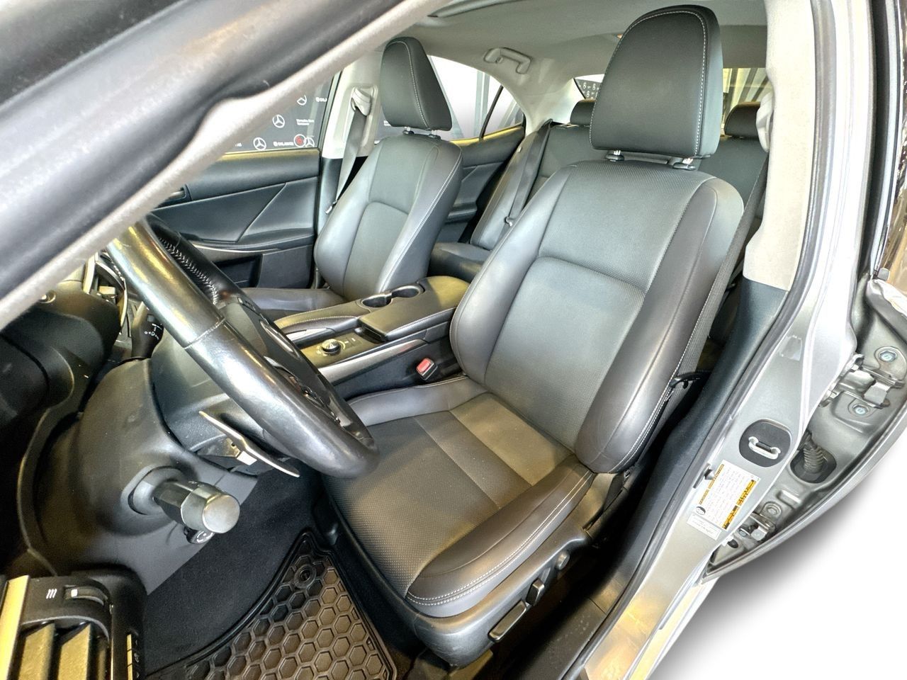 Lexus IS 300 AWD  2019 à Vancouver, Colombie-Britannique