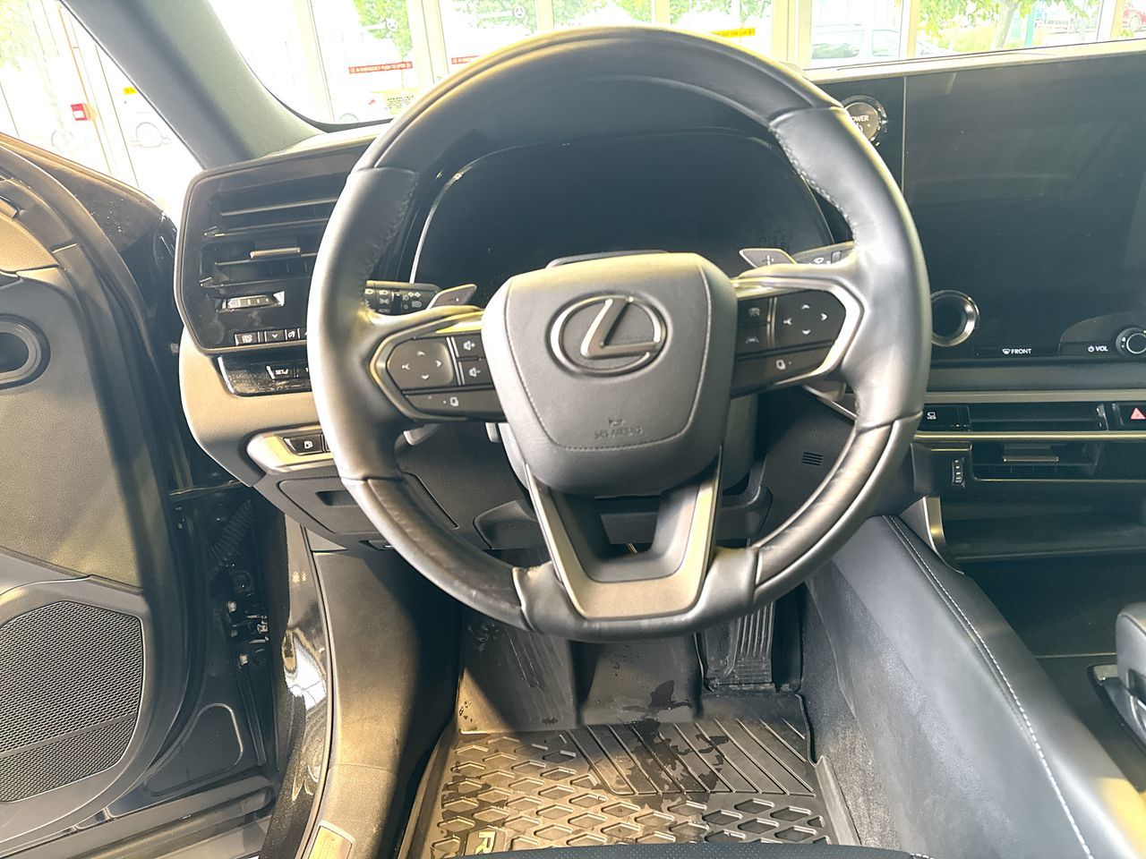 Lexus RXh  2023 à Vancouver, Colombie-Britannique