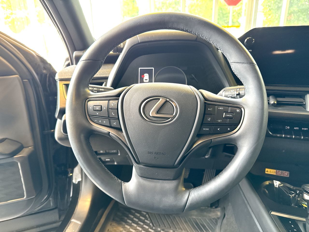 Lexus UXh  2024 à Vancouver, Colombie-Britannique