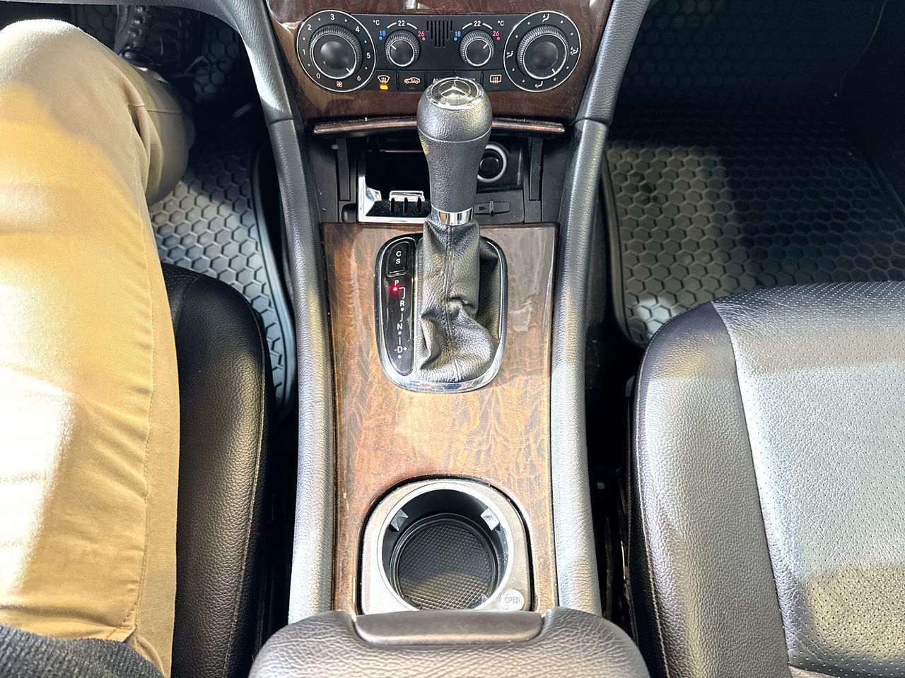 2005 Mercedes-Benz C240