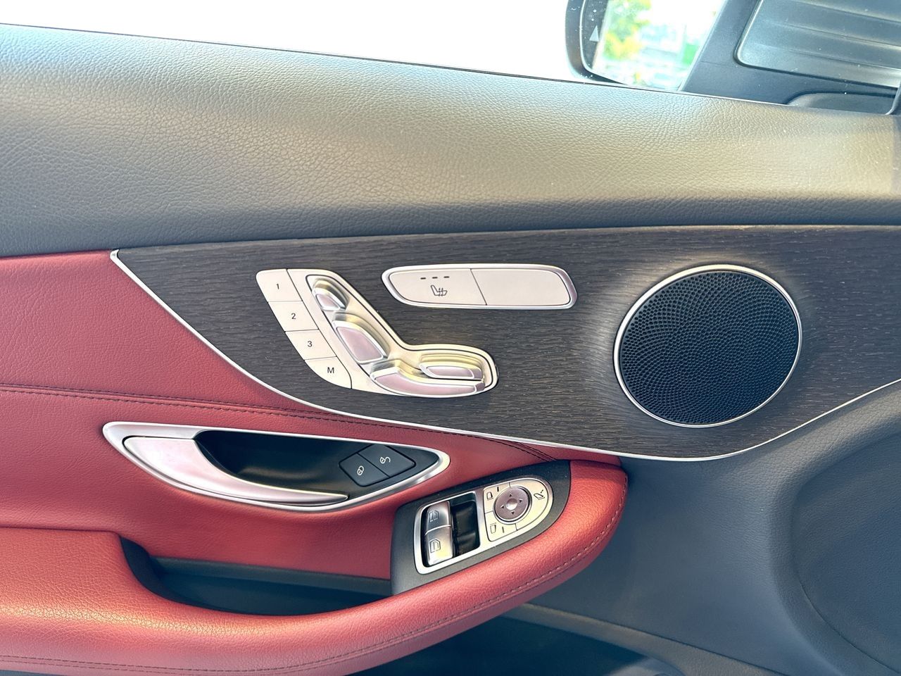 2019  C300