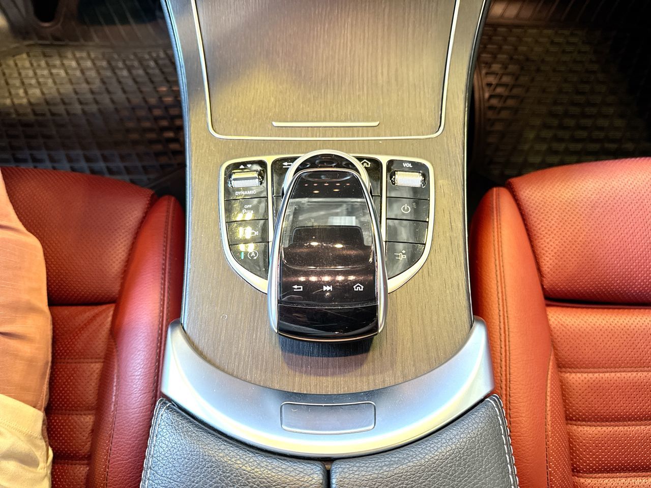 2019  C300