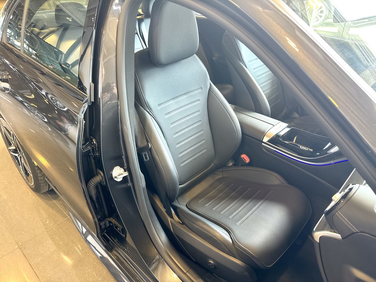 2023 Mercedes-Benz C300