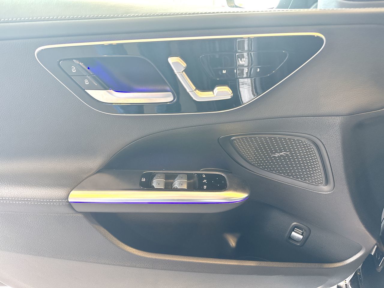 2023 Mercedes-Benz C300