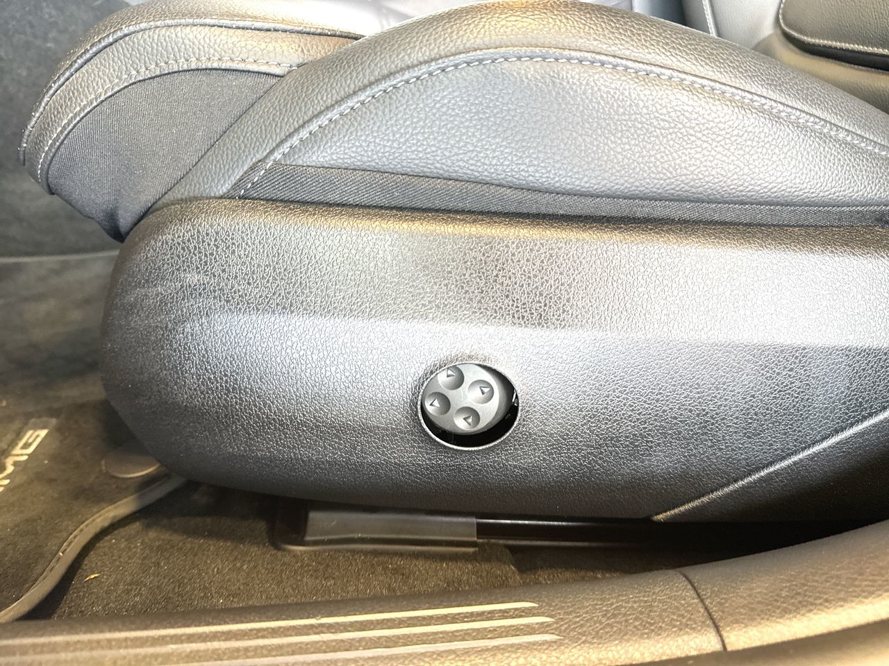 2023 Mercedes-Benz C300