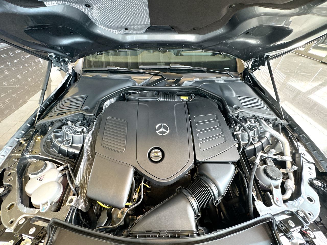 Mercedes-Benz C300  2025 à Vancouver, Colombie-Britannique