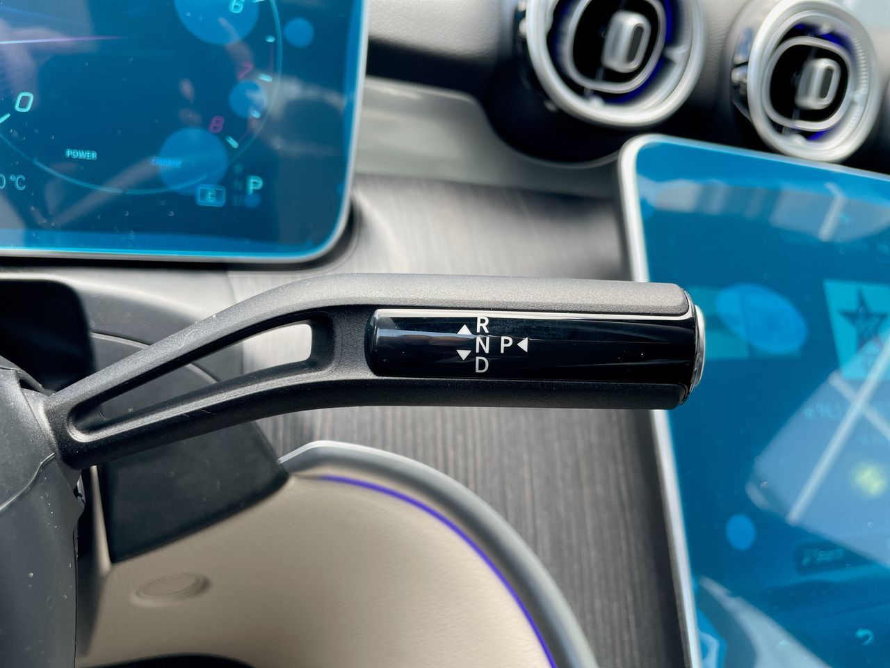 2025 Mercedes-Benz C300