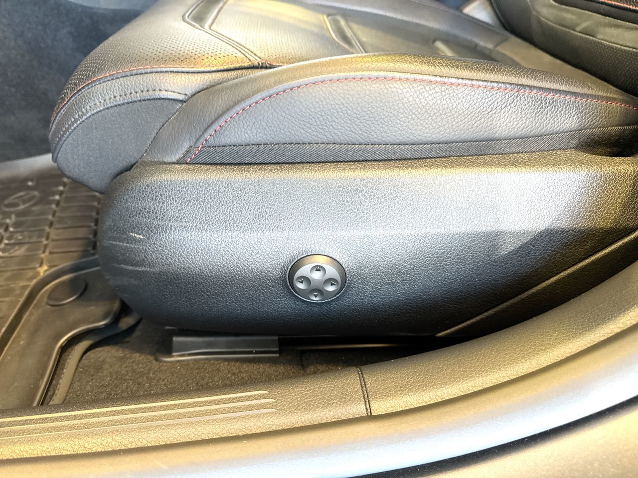 2025 Mercedes-Benz C43 AMG