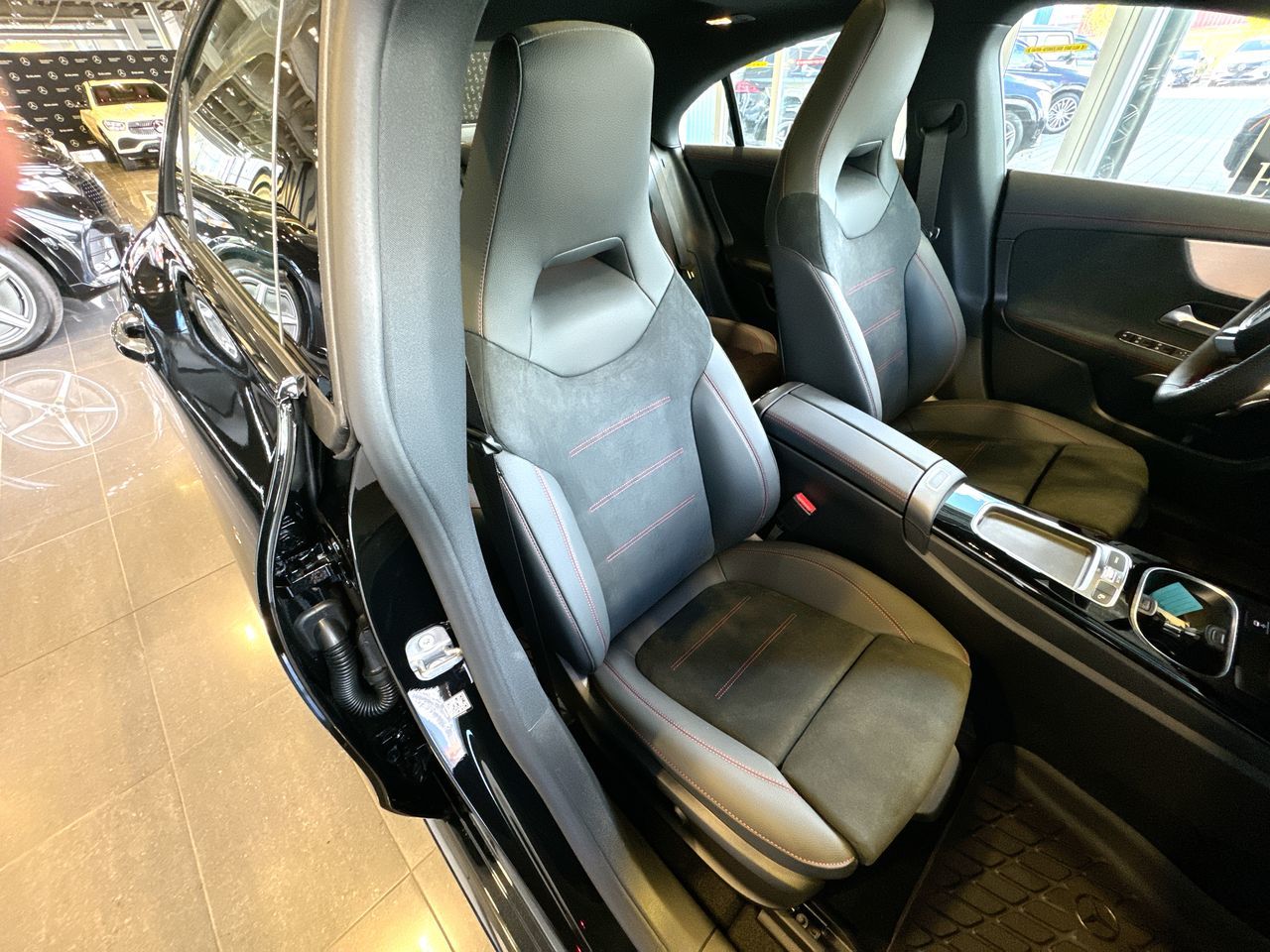Mercedes-Benz CLA250  2024 à Vancouver, Colombie-Britannique