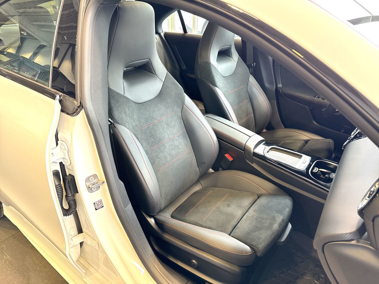 2025  CLA250