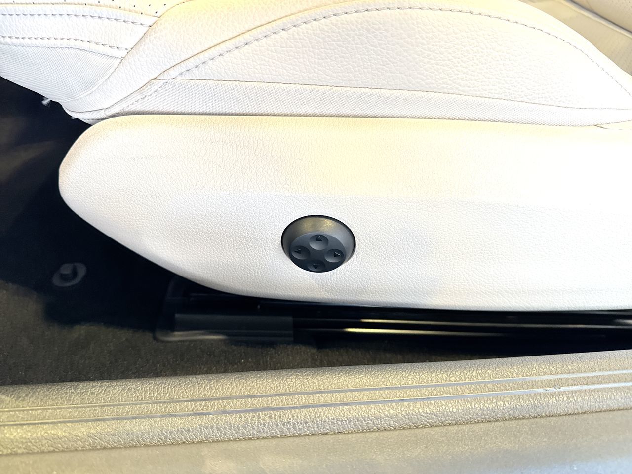 2025 Mercedes-Benz CLE300