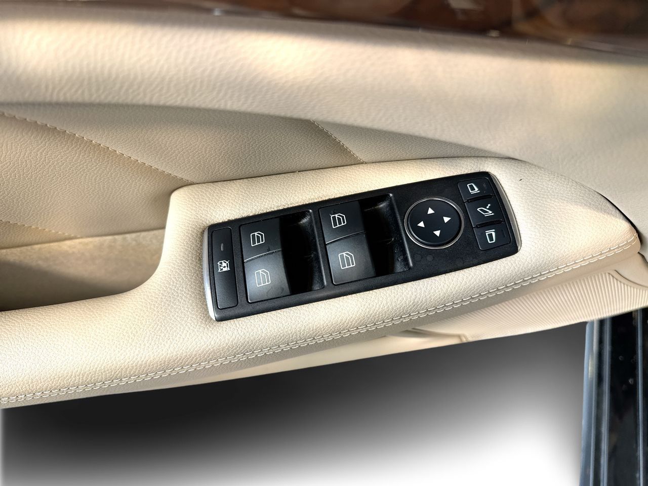 2012 Mercedes-Benz CLS550