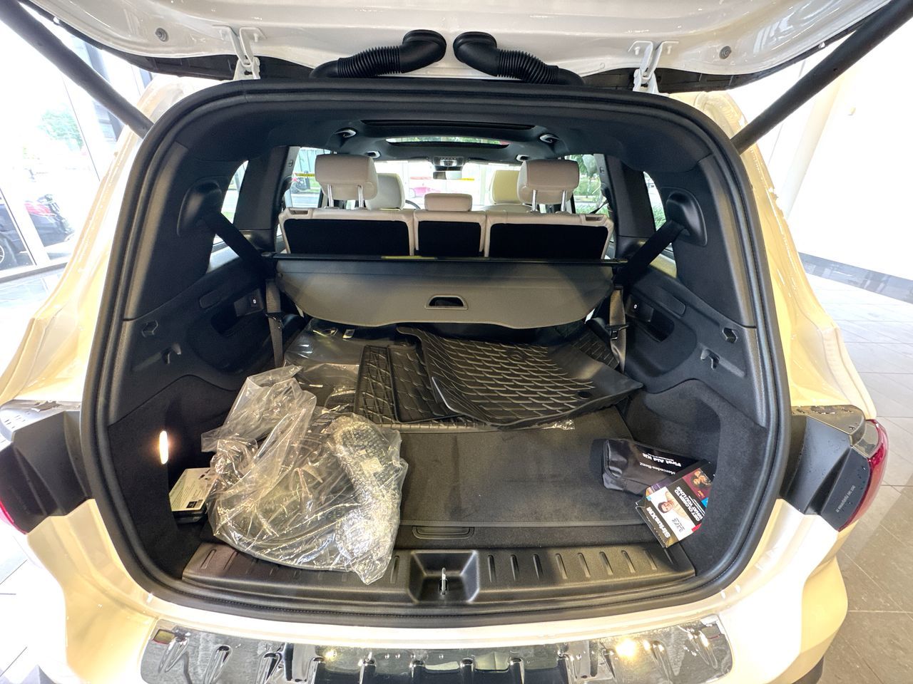 Mercedes-Benz EQB  2025 à Vancouver, Colombie-Britannique