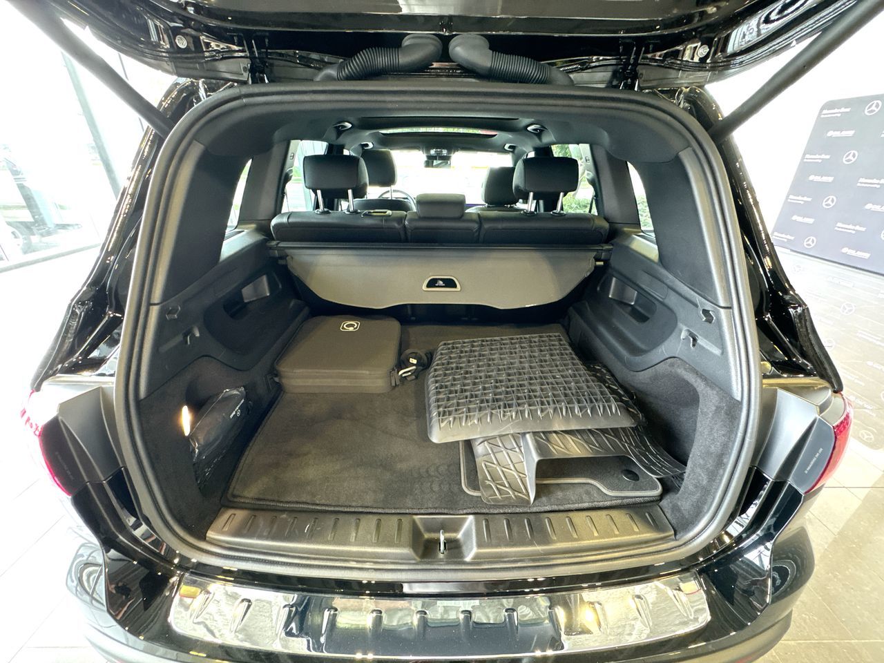 2024 Mercedes-Benz EQB300