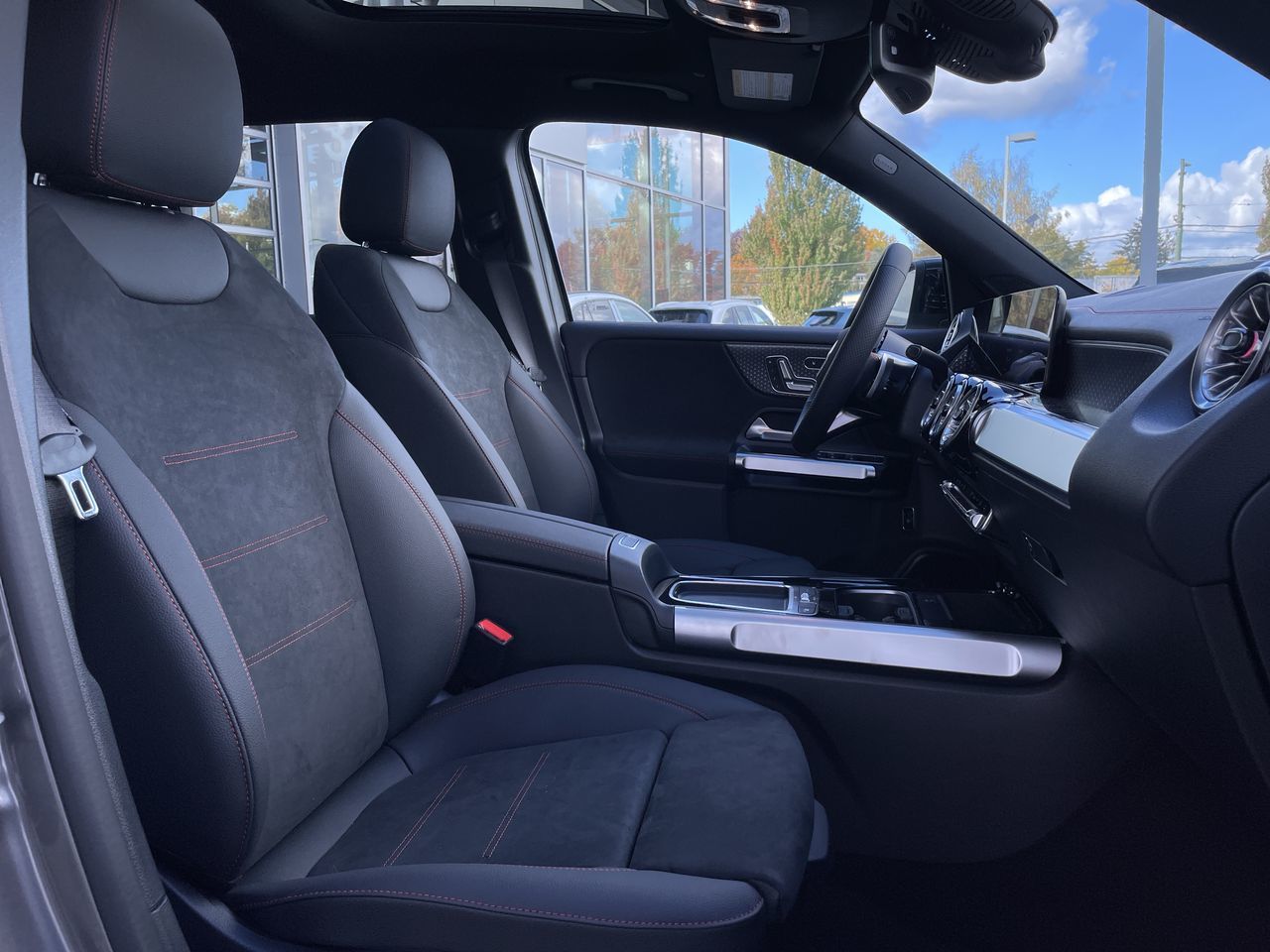 2024 Mercedes-Benz EQB300