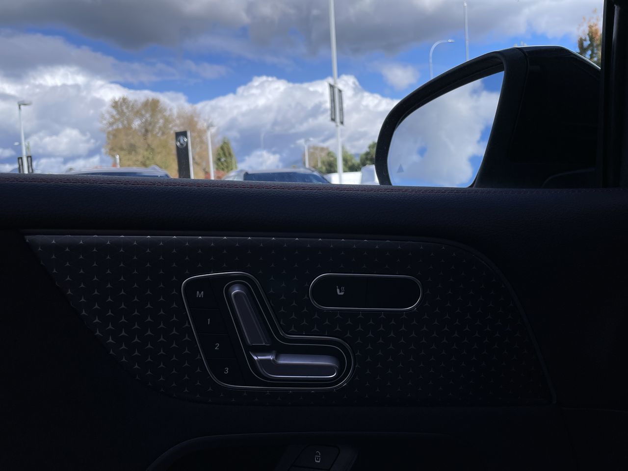 2024 Mercedes-Benz EQB300