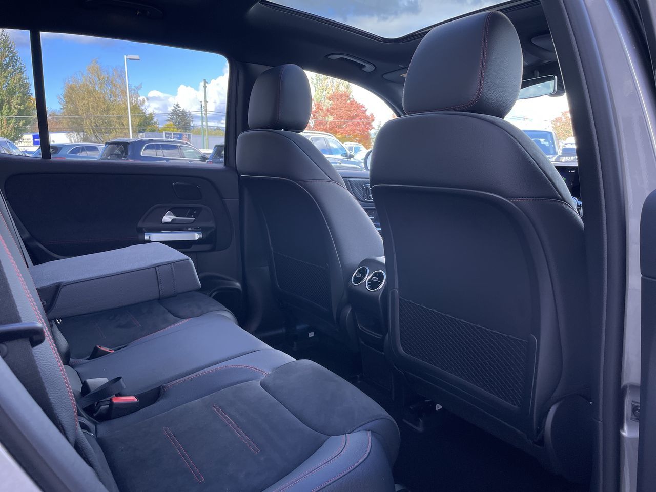 2024 Mercedes-Benz EQB300