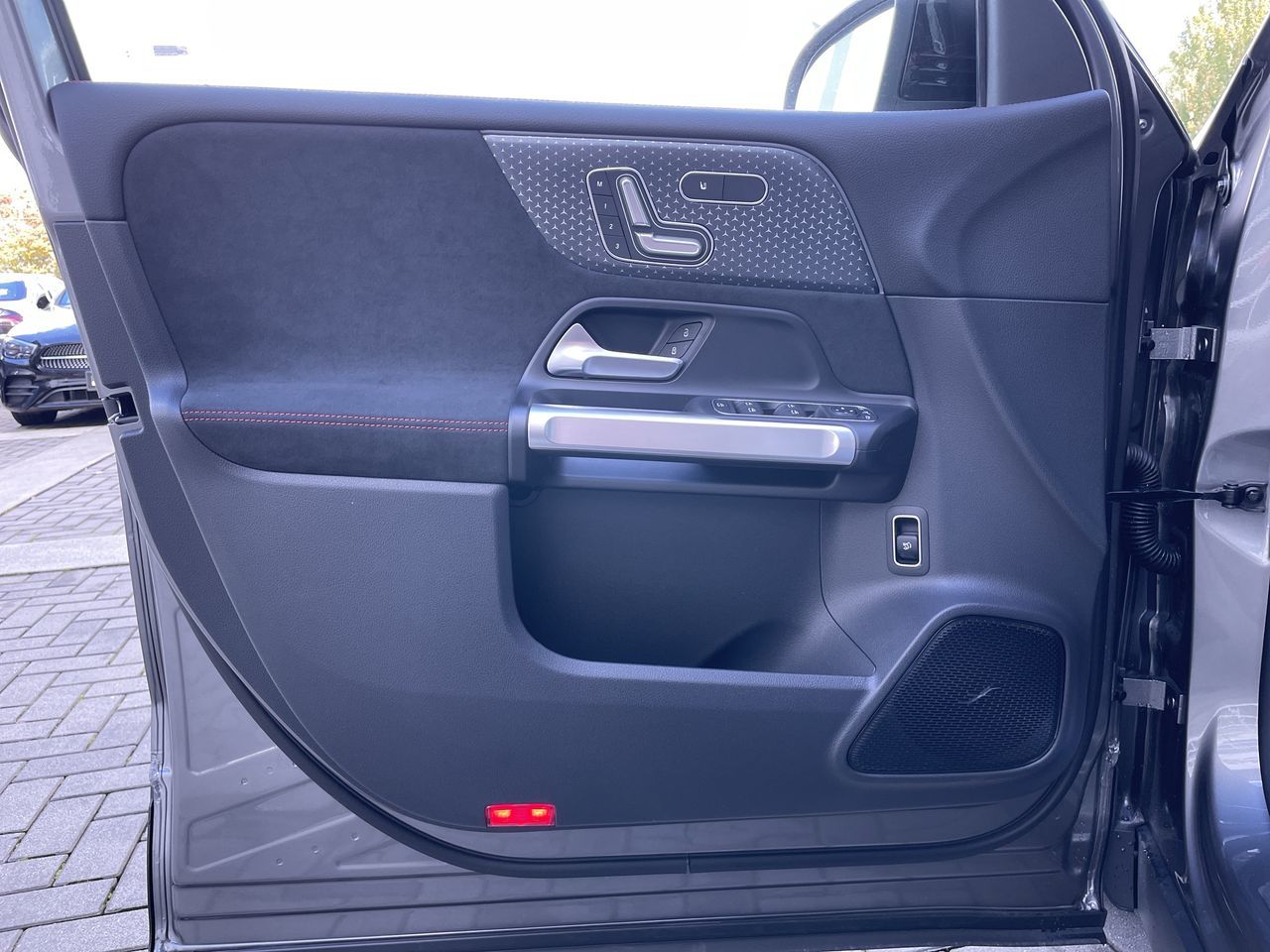 2024 Mercedes-Benz EQB300