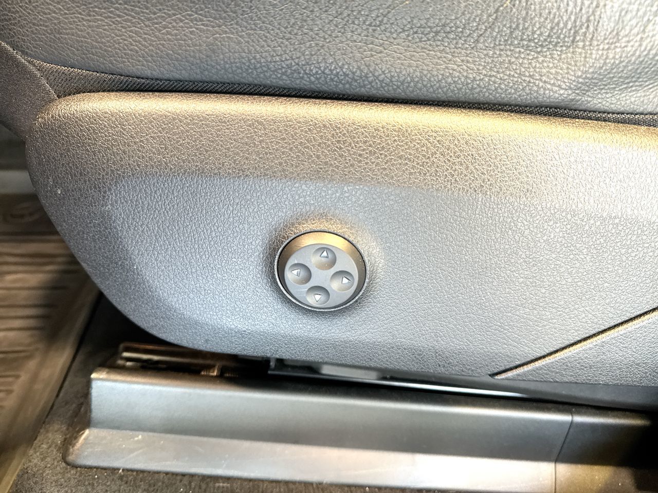 2023 Mercedes-Benz EQS450 in Vancouver, British Columbia