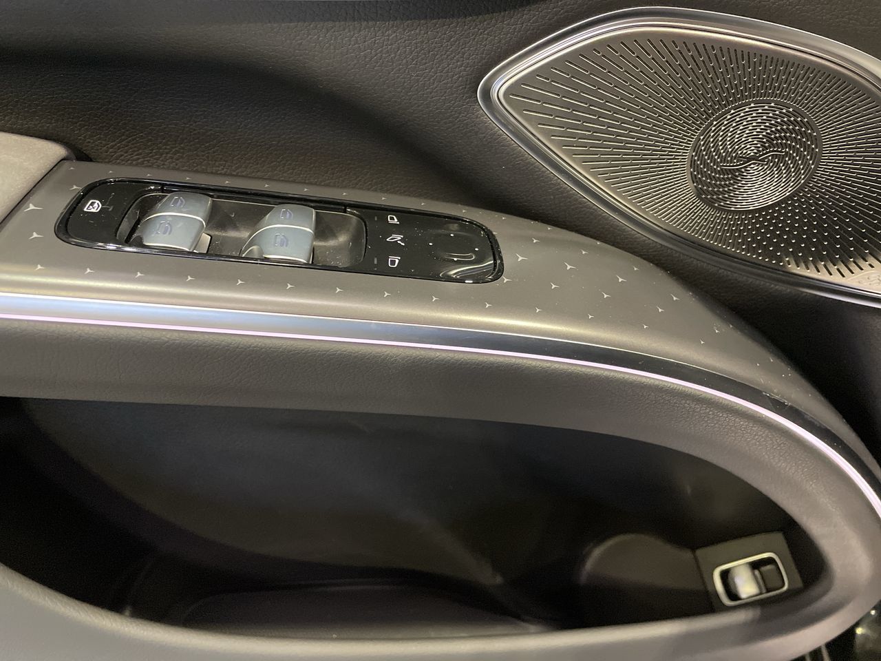 2023 Mercedes-Benz EQS450