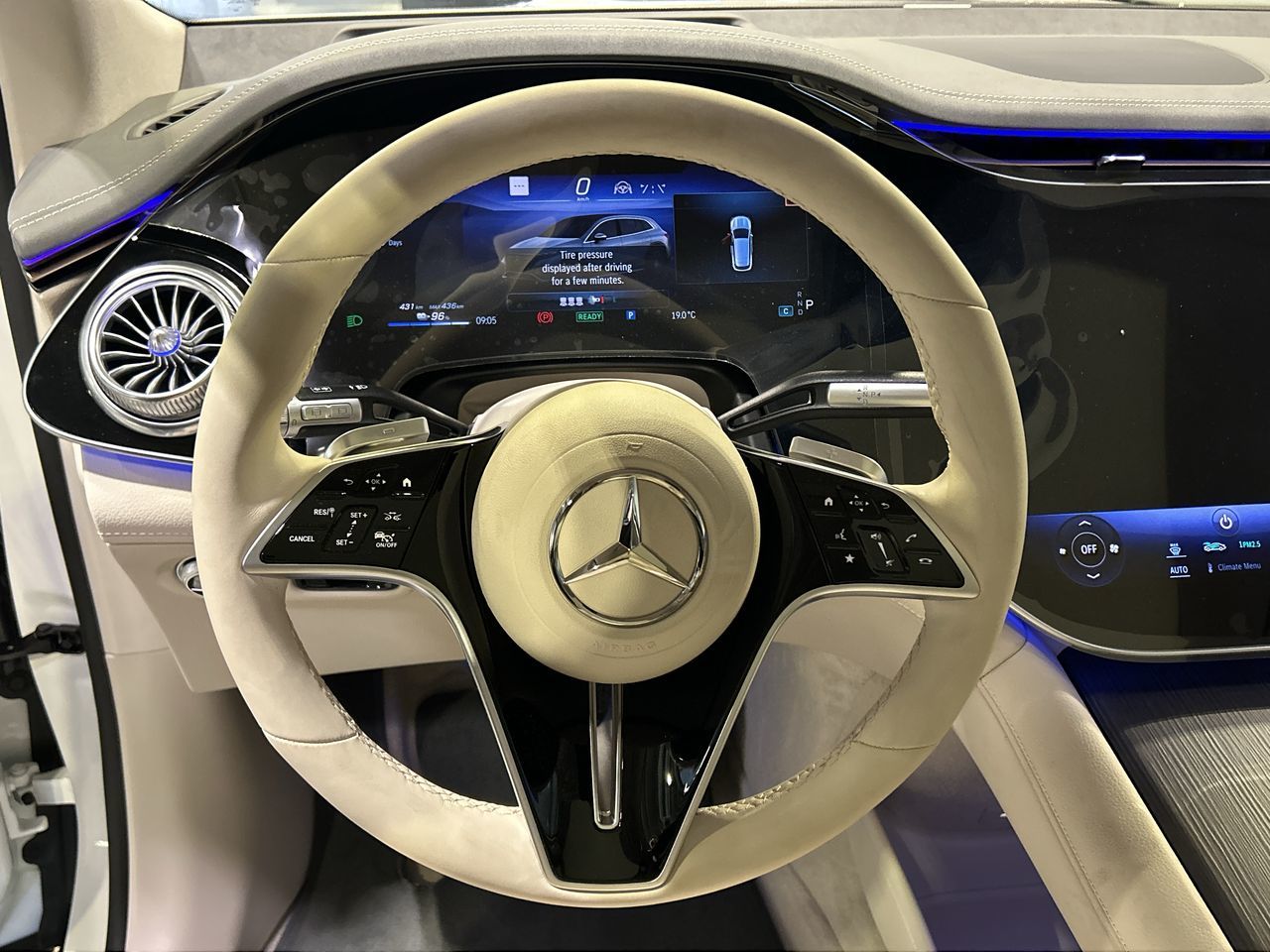 2023  EQS580