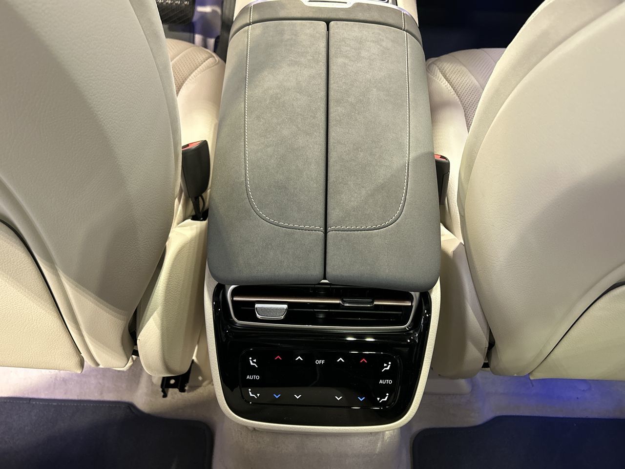 2023  EQS580