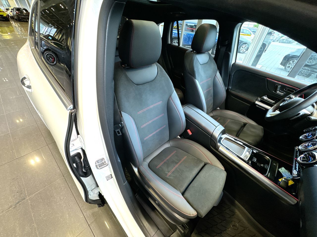 2025 Mercedes-Benz GLA250