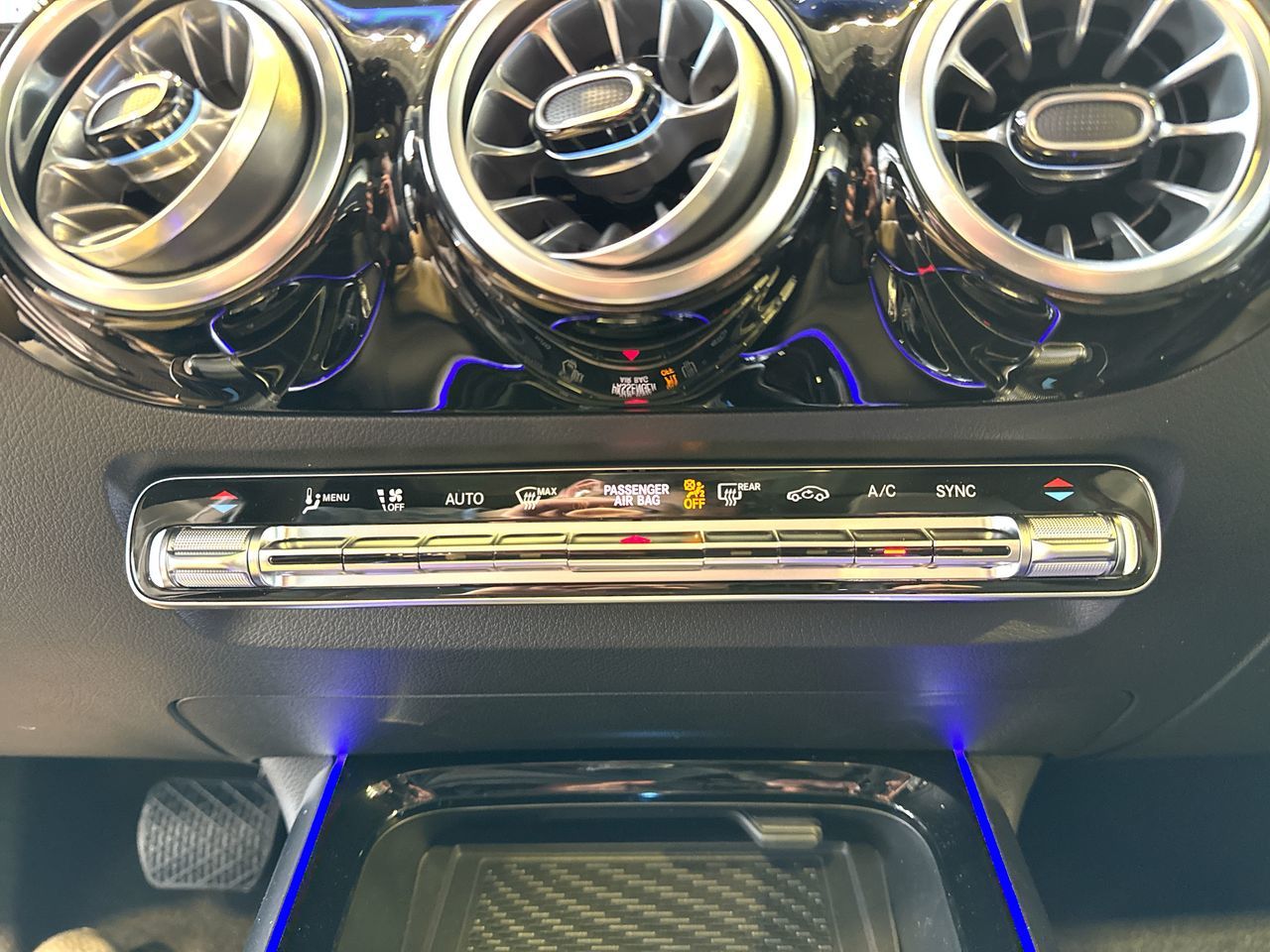 2025  GLA250
