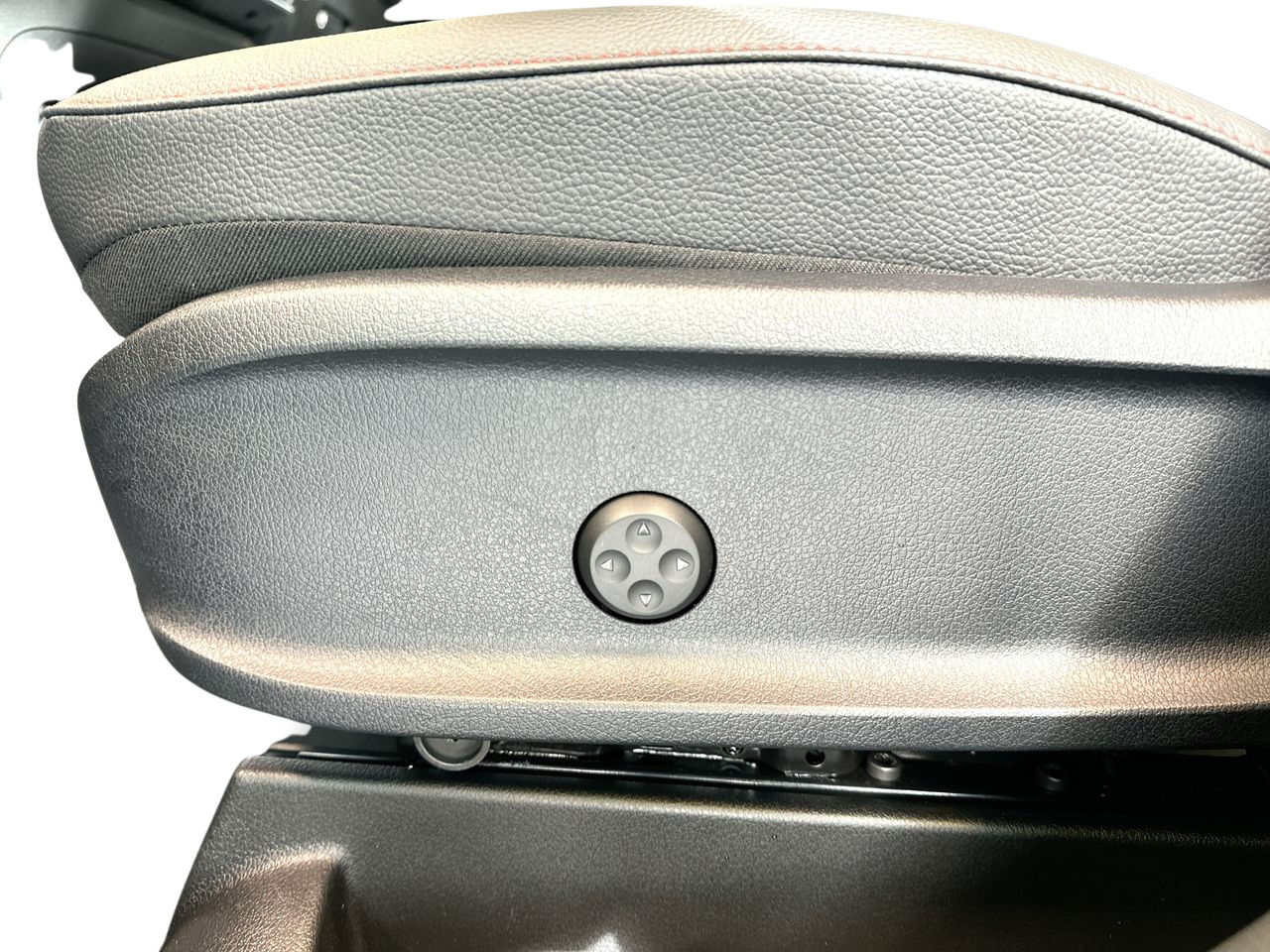 2025 Mercedes-Benz GLB in Vancouver, British Columbia