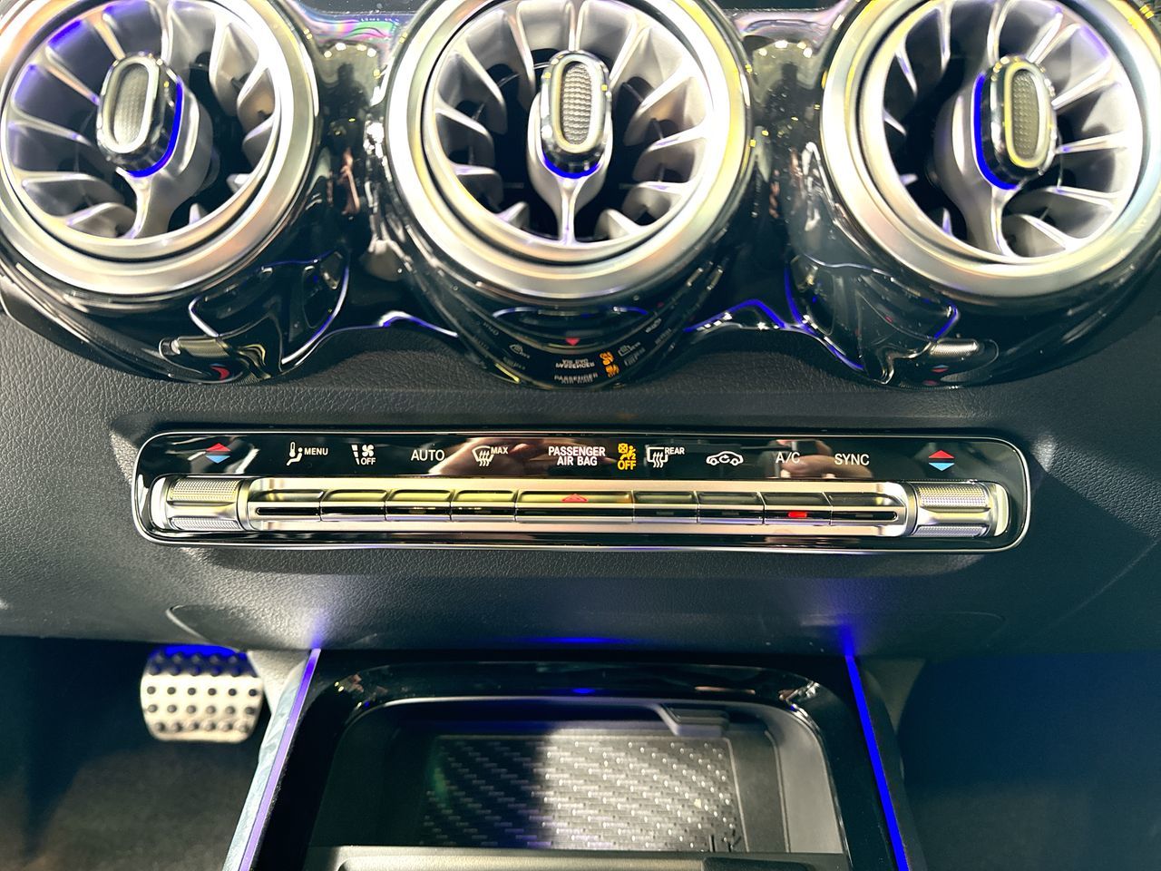 2025 Mercedes-Benz GLB in Vancouver, British Columbia