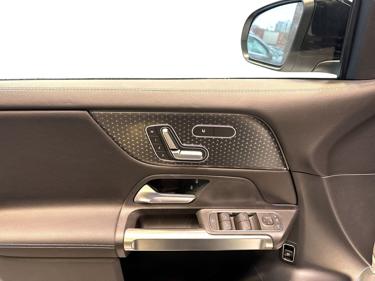 2025 Mercedes-Benz GLB in Vancouver, British Columbia