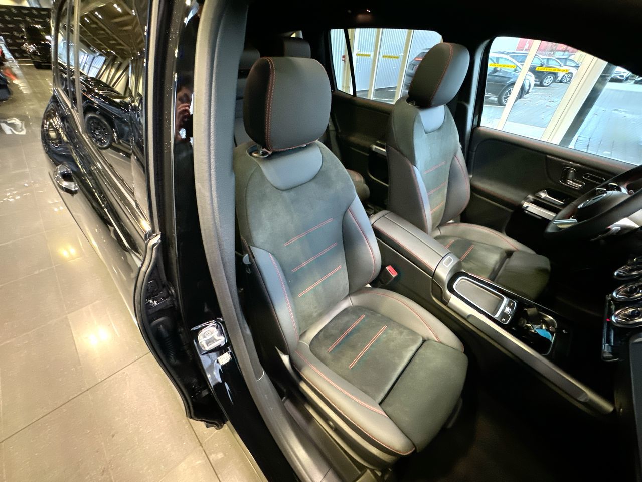 Mercedes-Benz GLB  2025 à Vancouver, Colombie-Britannique