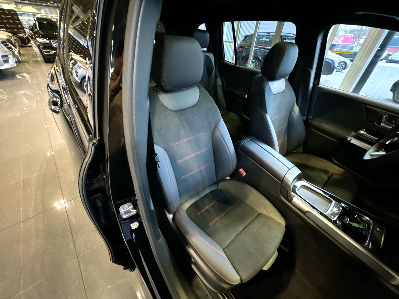 2025 Mercedes-Benz GLB in Vancouver, British Columbia