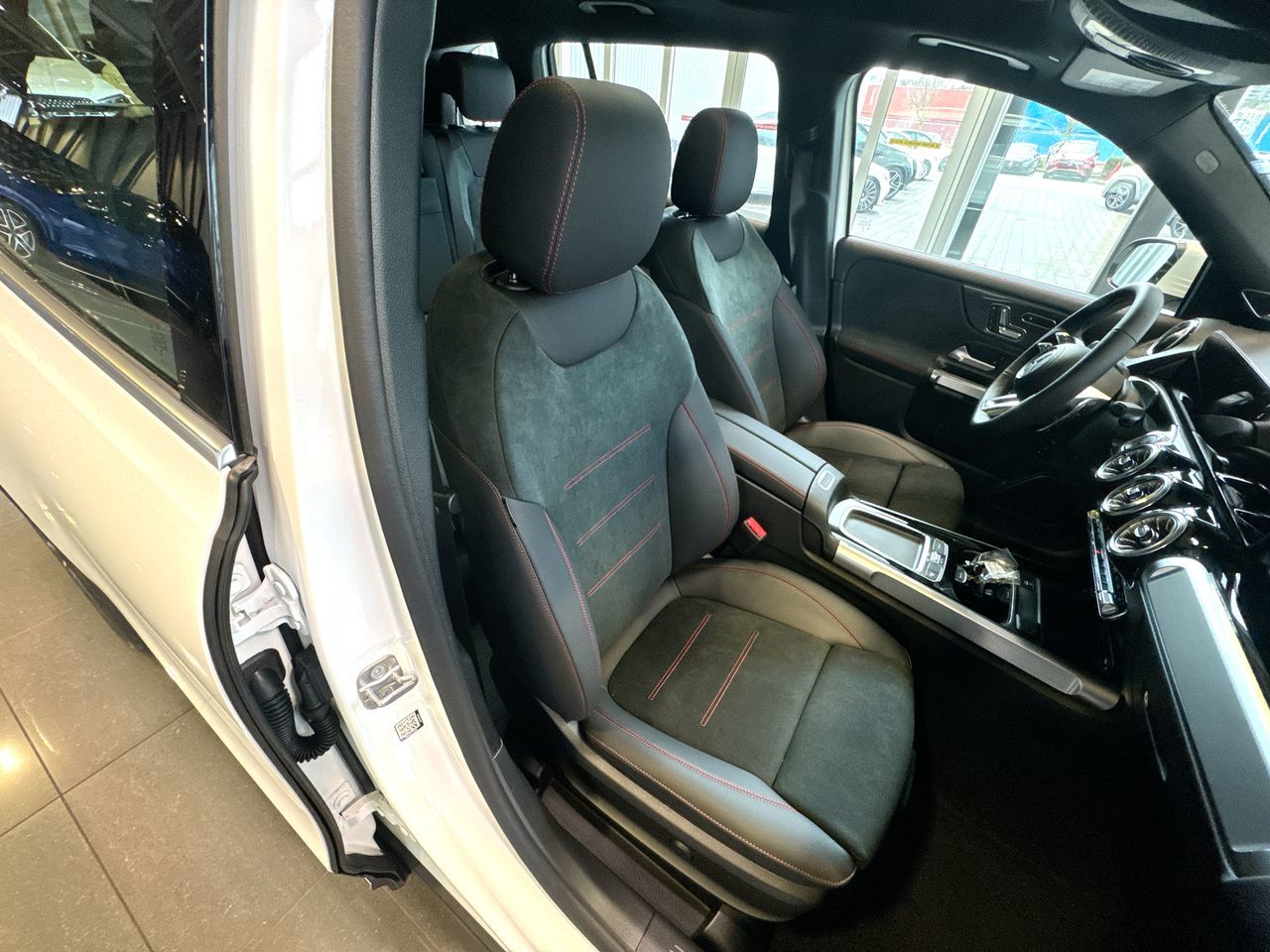 Mercedes-Benz GLB  2025 à Vancouver, Colombie-Britannique