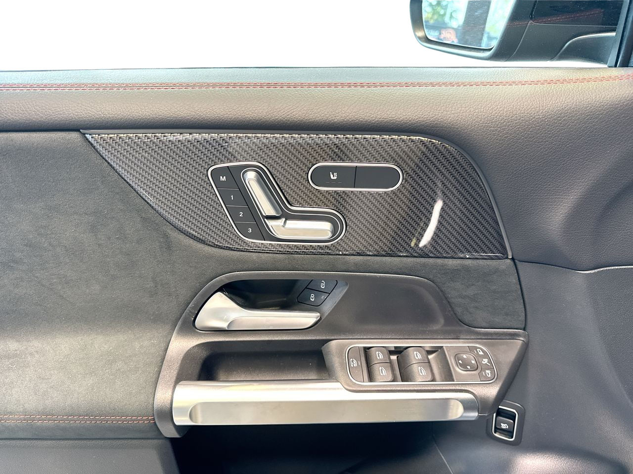 2025 Mercedes-Benz GLB in Vancouver, British Columbia