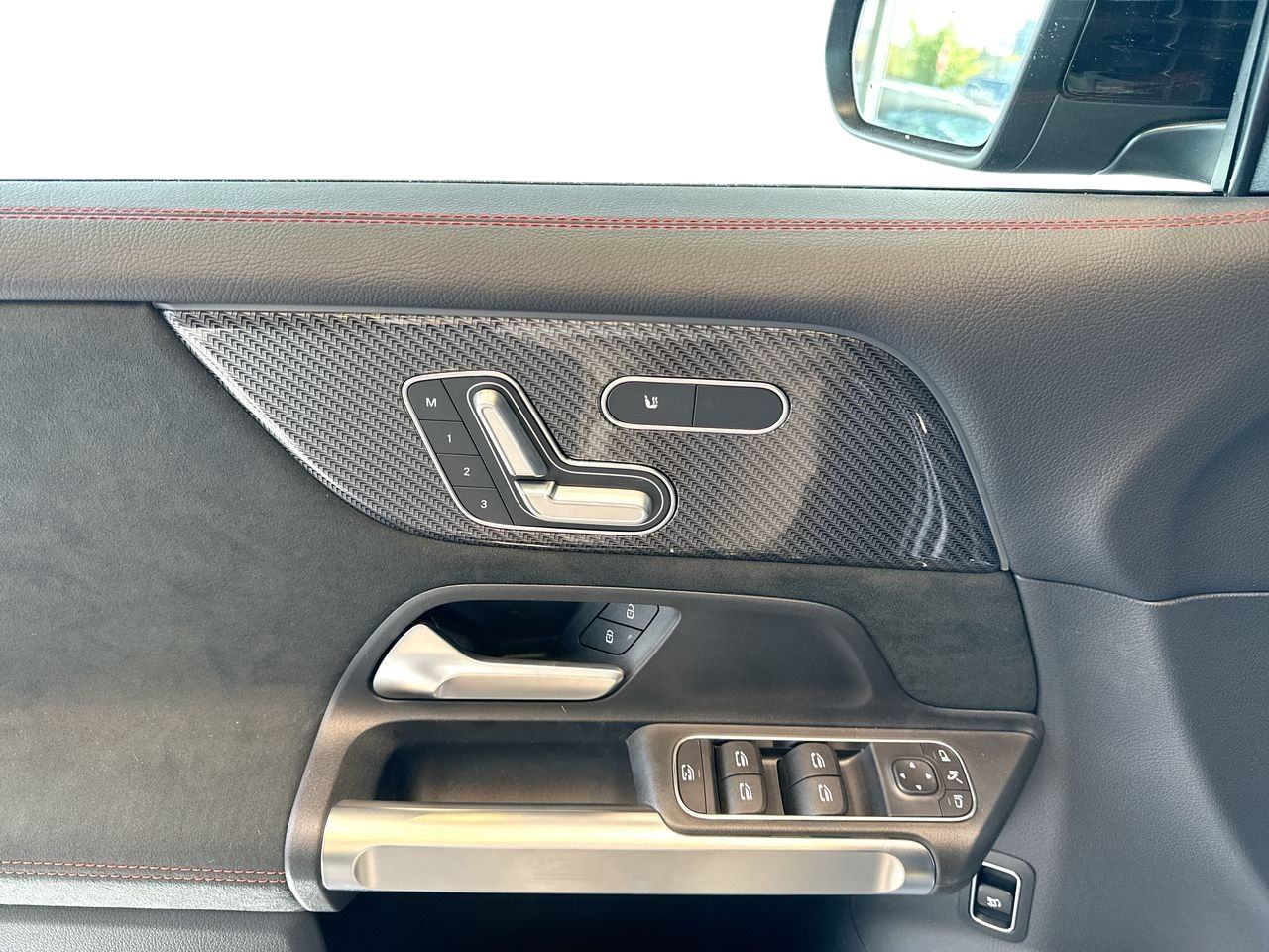 2025 Mercedes-Benz GLB in Vancouver, British Columbia