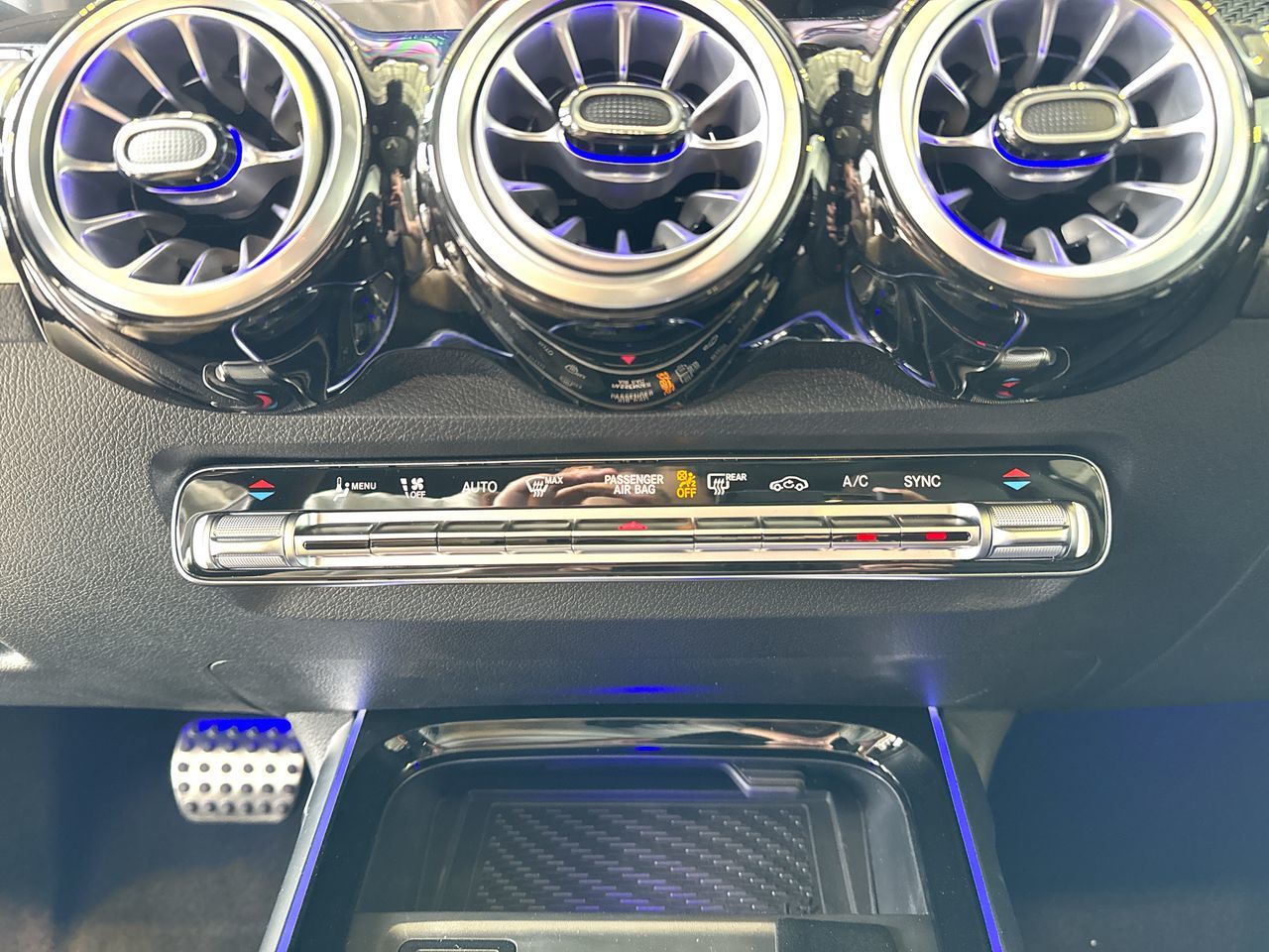 2025 Mercedes-Benz GLB in Vancouver, British Columbia