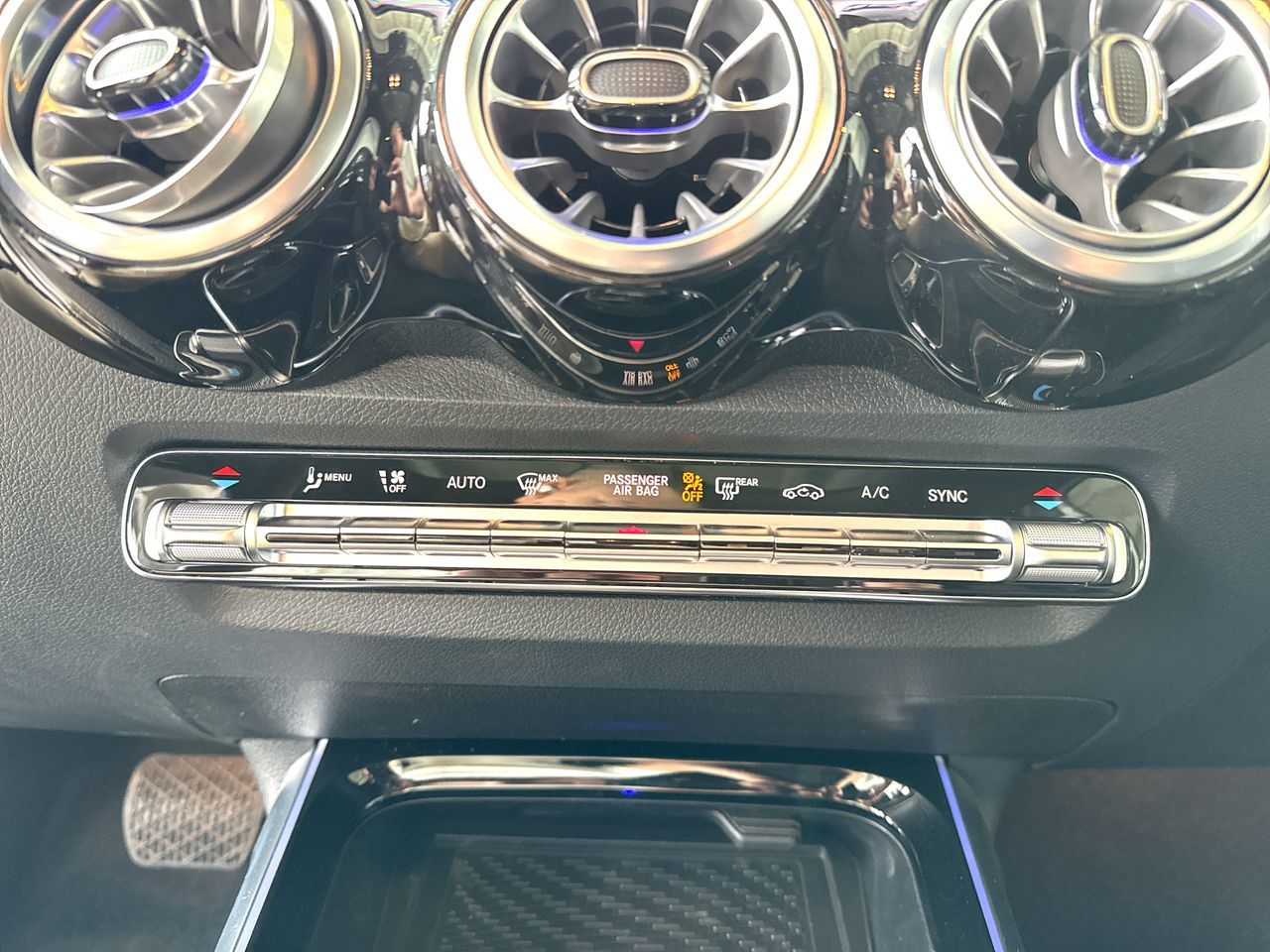 2025 Mercedes-Benz GLB in Vancouver, British Columbia