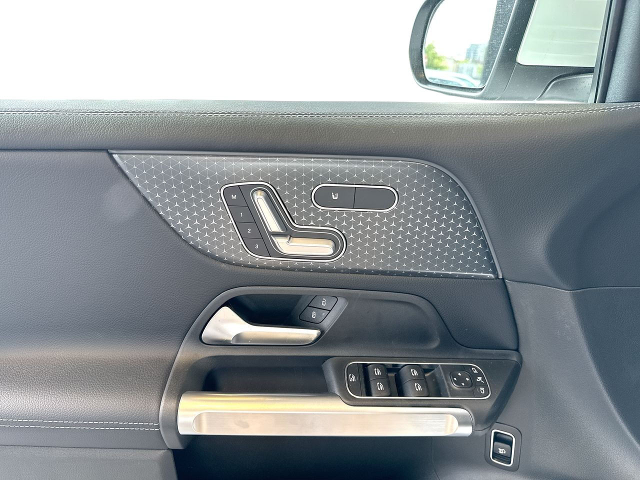 2025 Mercedes-Benz GLB in Vancouver, British Columbia