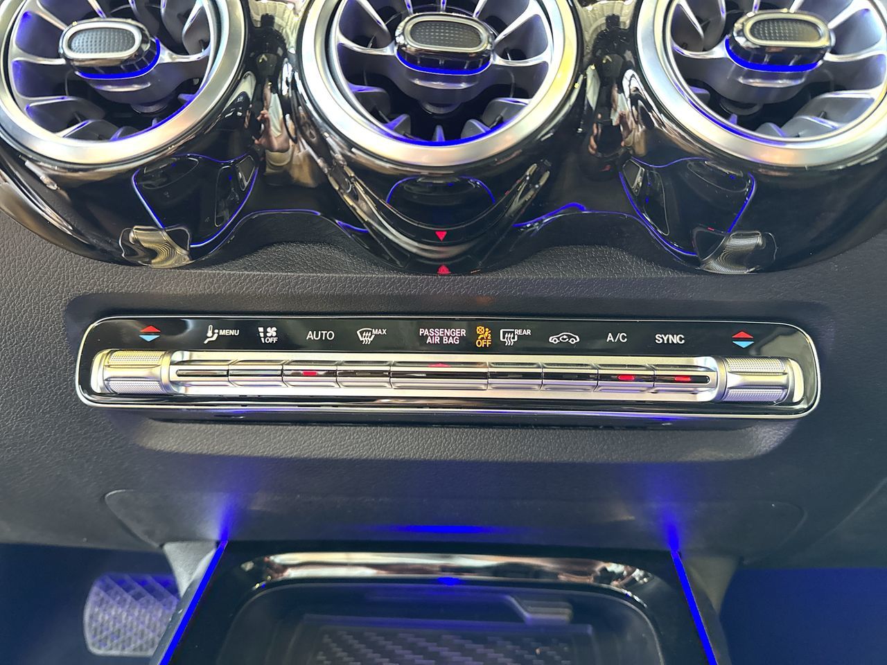 2025 Mercedes-Benz GLB in Vancouver, British Columbia