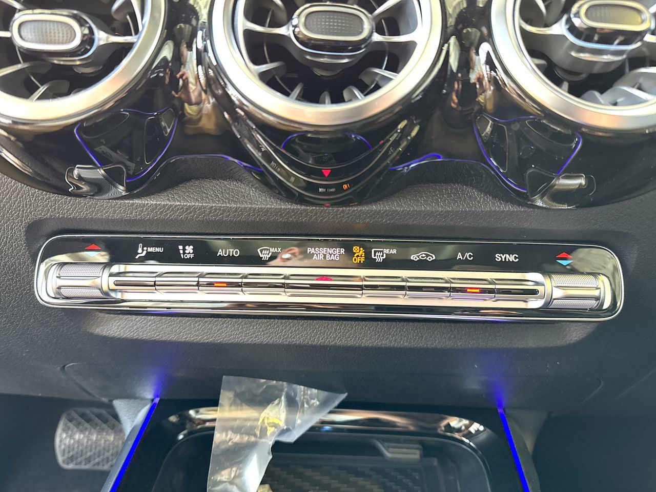 2025 Mercedes-Benz GLB in Vancouver, British Columbia