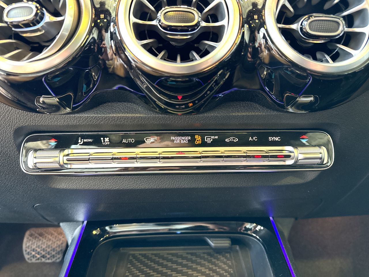 2025 Mercedes-Benz GLB in Vancouver, British Columbia