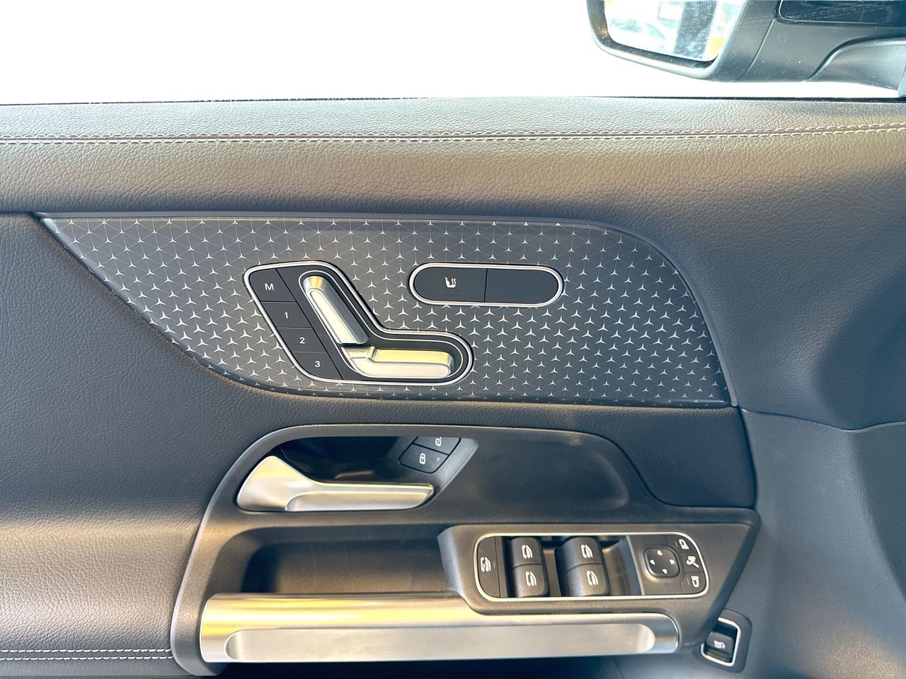 2025 Mercedes-Benz GLB in Vancouver, British Columbia