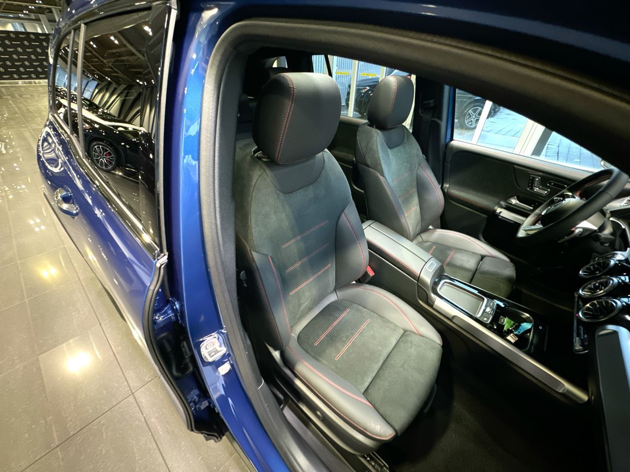 2025 Mercedes-Benz GLB in Vancouver, British Columbia