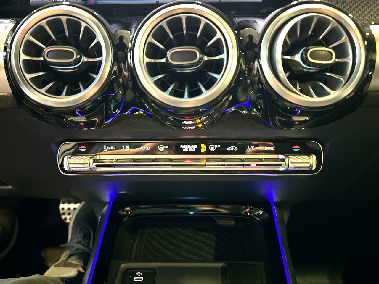 2025 Mercedes-Benz GLB in Vancouver, British Columbia