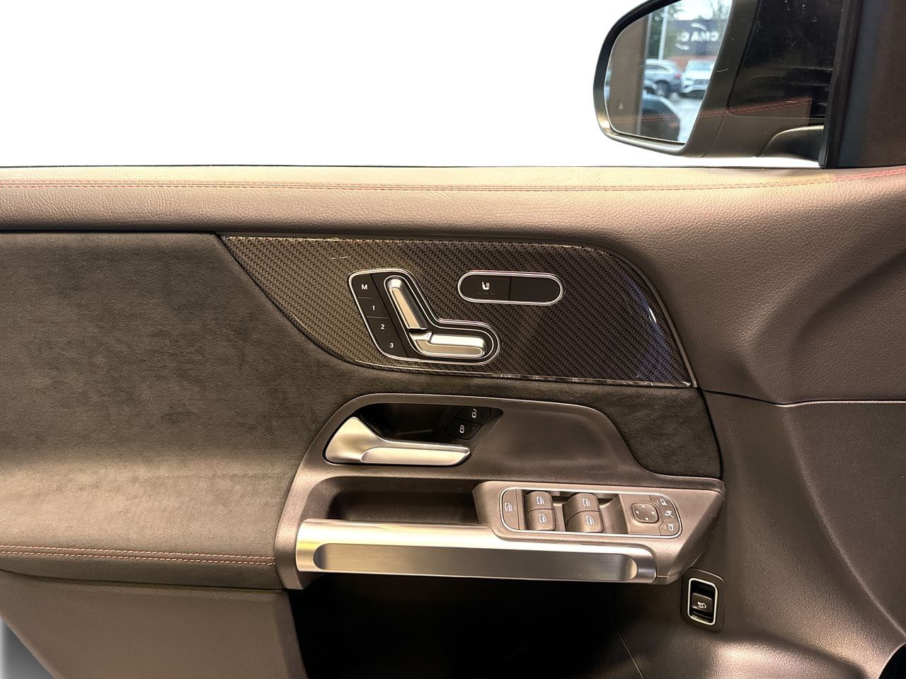 2025 Mercedes-Benz GLB in Vancouver, British Columbia