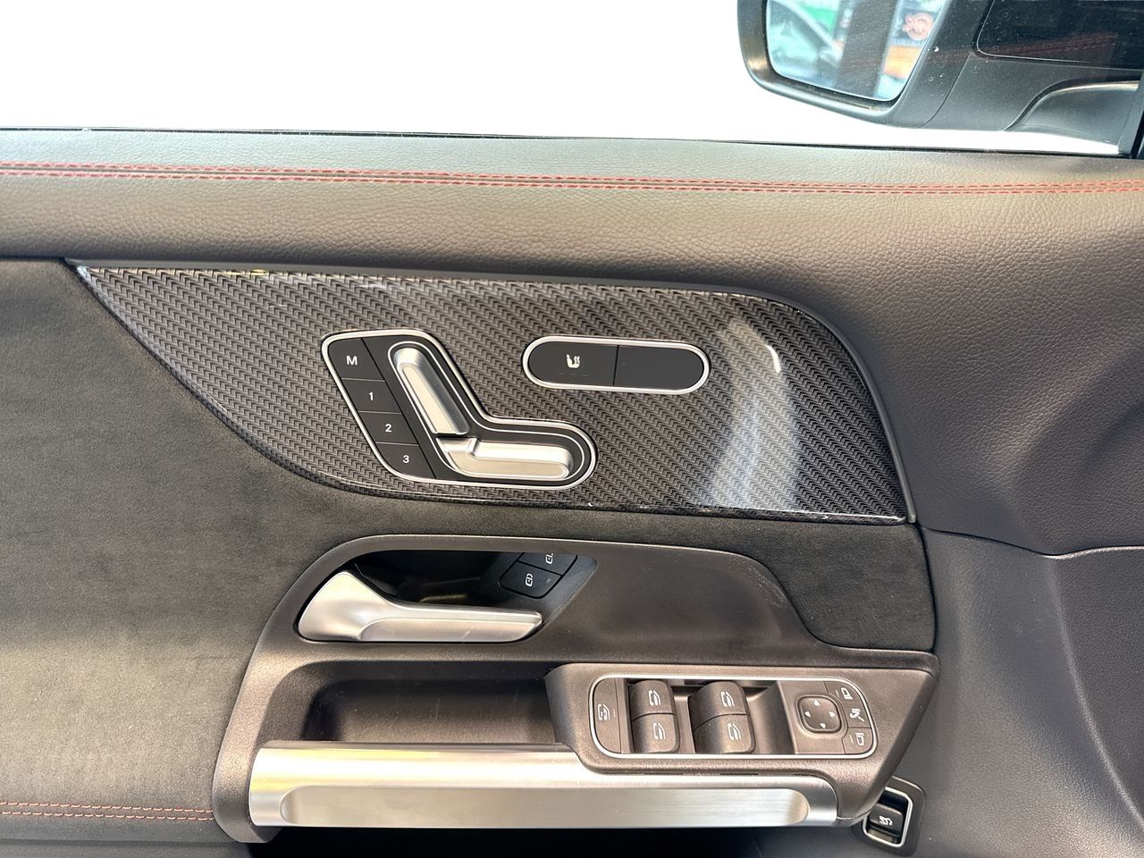 2025 Mercedes-Benz GLB in Vancouver, British Columbia