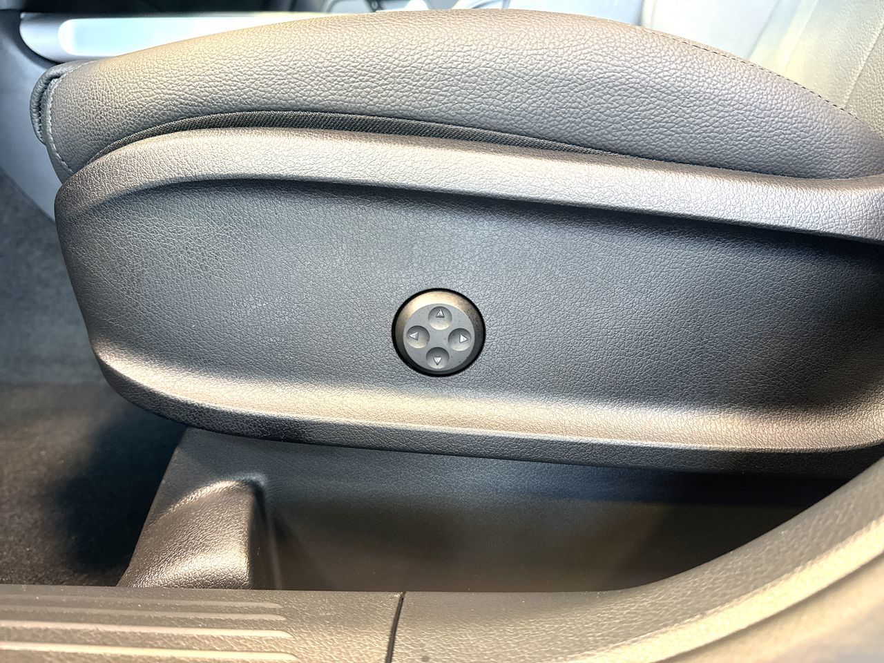 Mercedes-Benz GLB  2025 à Vancouver, Colombie-Britannique