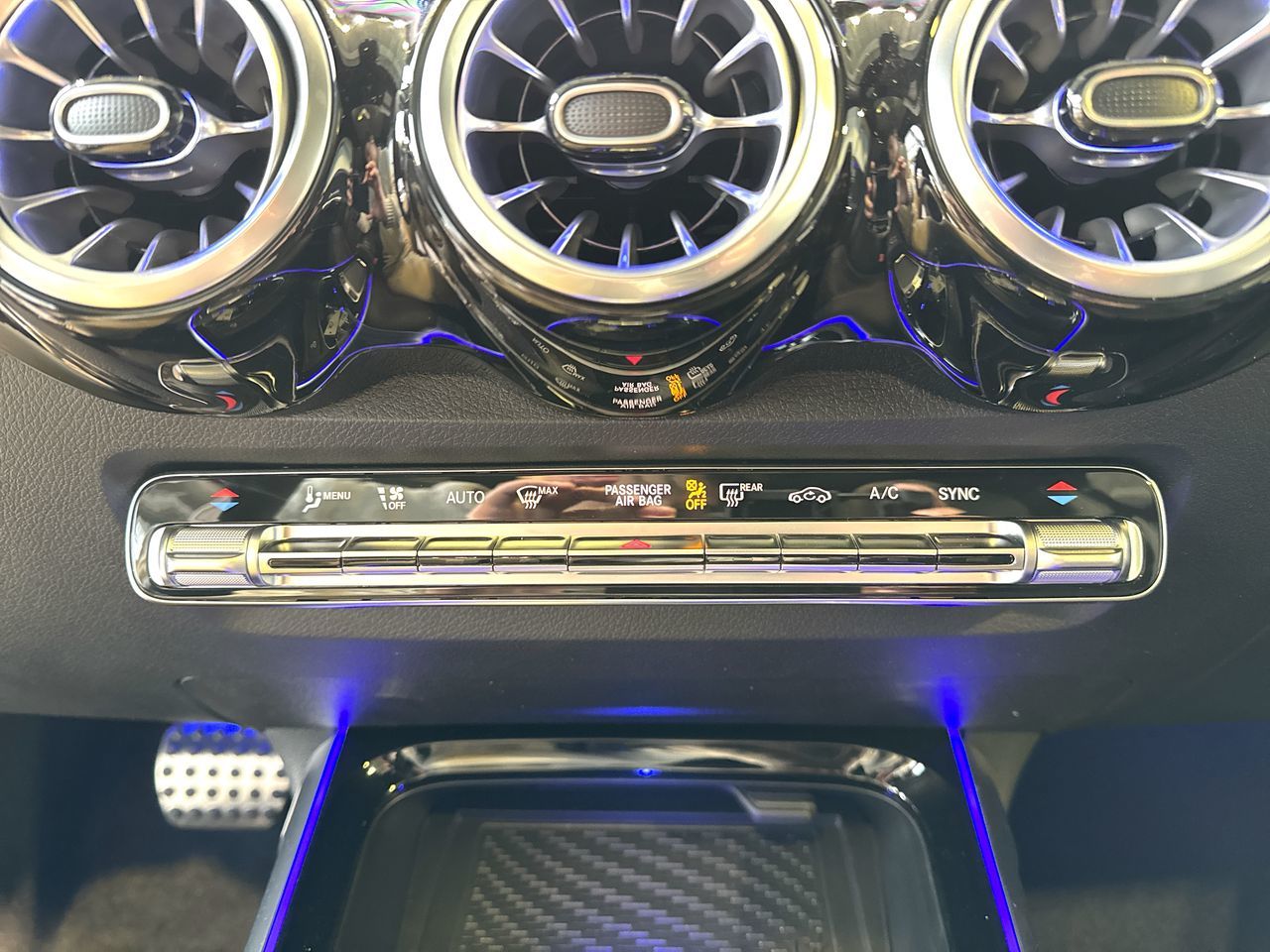 2025 Mercedes-Benz GLB in Vancouver, British Columbia